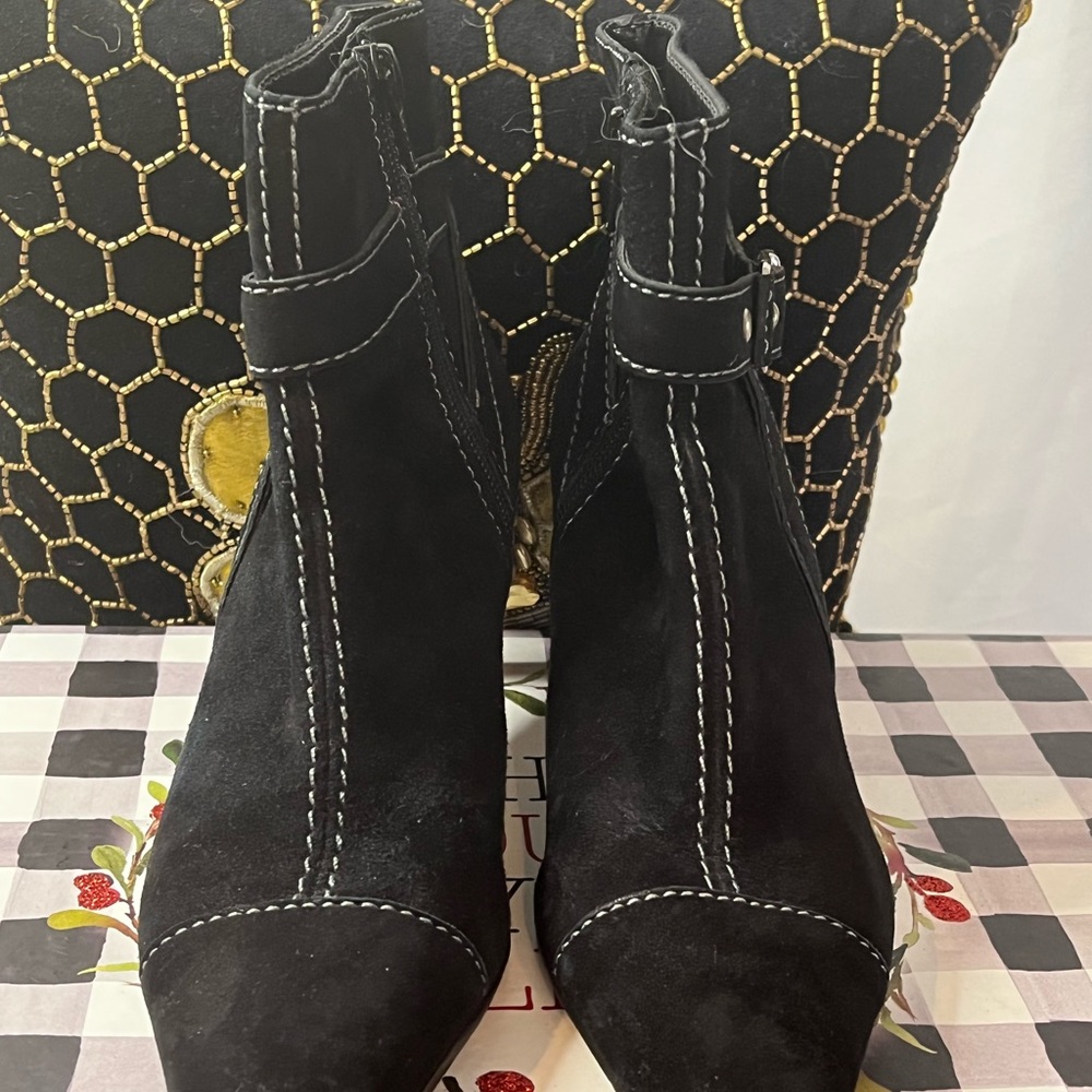 Fashion Nova suede black bootie